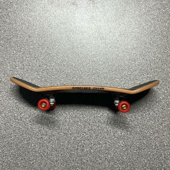 Tech Deck Mini Skateboards featuring Paul Rodriguez and Nick Tucker‎ - Picture 5 of 9